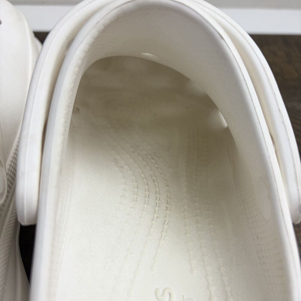 Crocs Bae Fresh Fruit Platform Clog Women's Size 8 White Red Strawberry - Picture 9 of 10